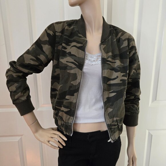 Women's Forever 21 Camouflage Bomber Jacket SZ S - Picture 2 of 9